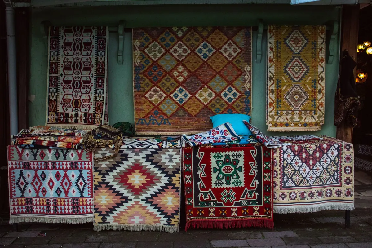 What to Look for When Buying a Vintage Rug: A Checklist